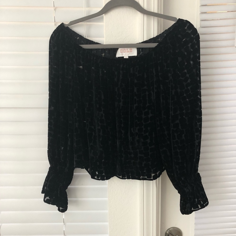 Off shoulder, black velvet, stone cold fox